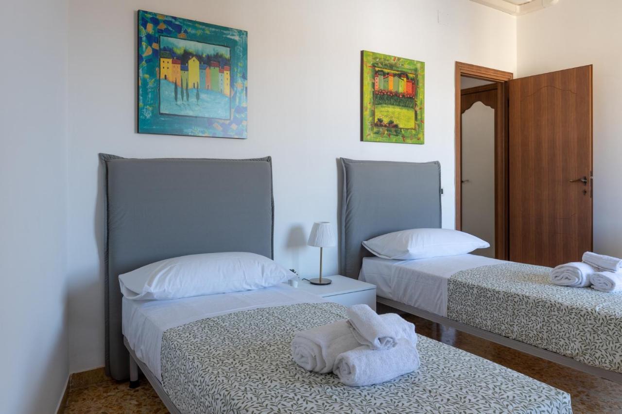 Pisa Quiet And Bright Flats With Balcony Apartment Bagian luar foto
