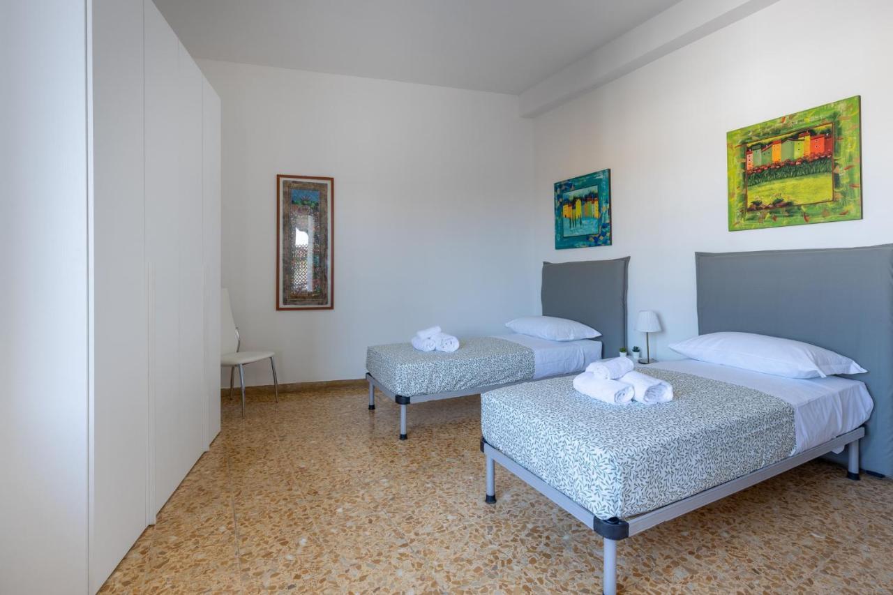 Pisa Quiet And Bright Flats With Balcony Apartment Bagian luar foto